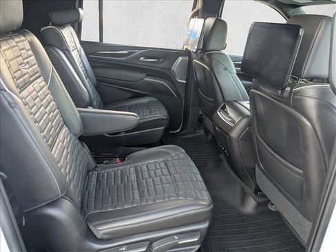 Used 2021 Cadillac Escalade ESV Sport Platinum w/ Heavy-Duty Trailer Package image 21