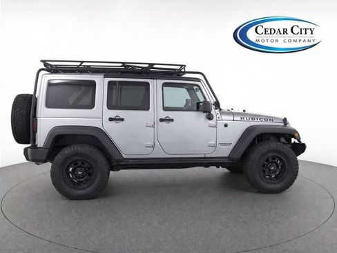 Used 2015 Jeep Wrangler Unlimited Rubicon w/ Connectivity Group AWD/4WD image 8