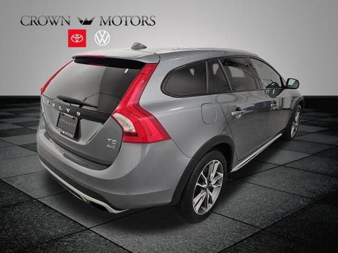Used 2017 Volvo V60 T5 Cross Country w/ Convenience Package AWD/4WD image 6
