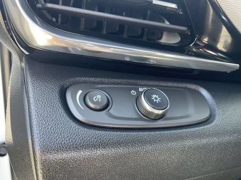 Used 2025 Buick Envista Avenir FWD image 34