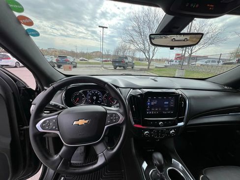 Used 2023 Chevrolet Traverse Premier AWD/4WD image 47