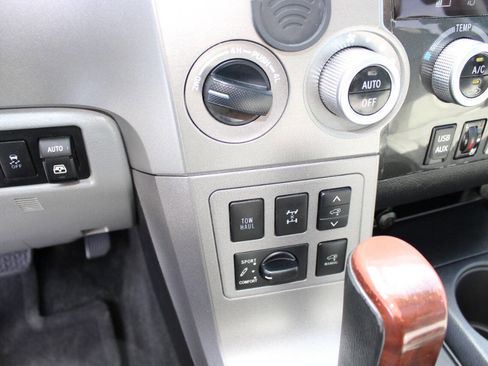 Used 2014 Toyota Sequoia Platinum image 21