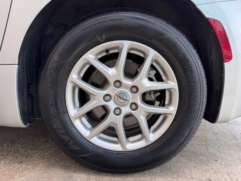 Used 2023 Chrysler Pacifica Touring-L FWD image 21