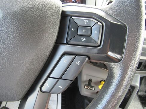 Used 2022 Ford F750 2WD Regular Cab Super Duty image 30