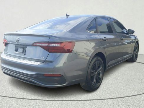 Used 2023 Volkswagen Jetta SE FWD image 6