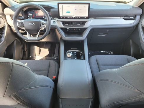 Certified 2025 Ford Explorer Active image 15