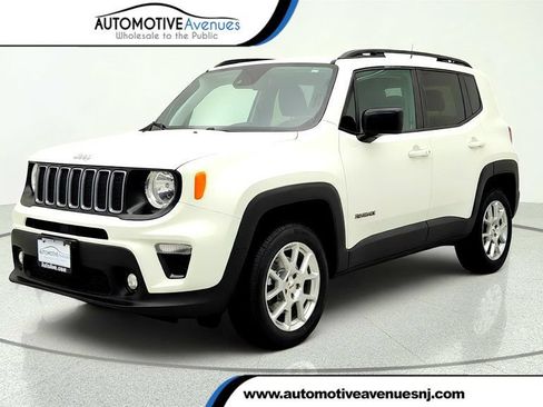 Used 2022 Jeep Renegade Latitude w/ Convenience Group AWD/4WD image 1