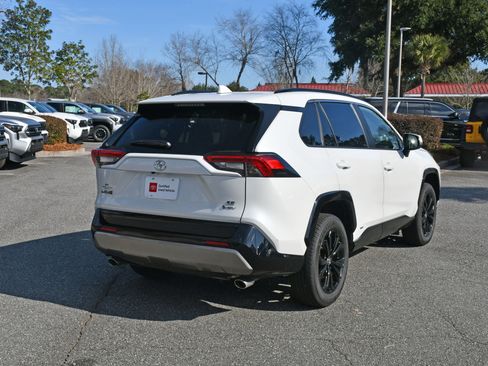 Certified 2025 Toyota RAV4 SE image 4