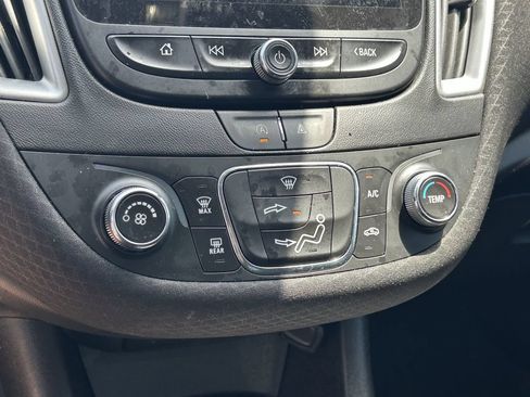 Used 2023 Chevrolet Malibu RS FWD image 25