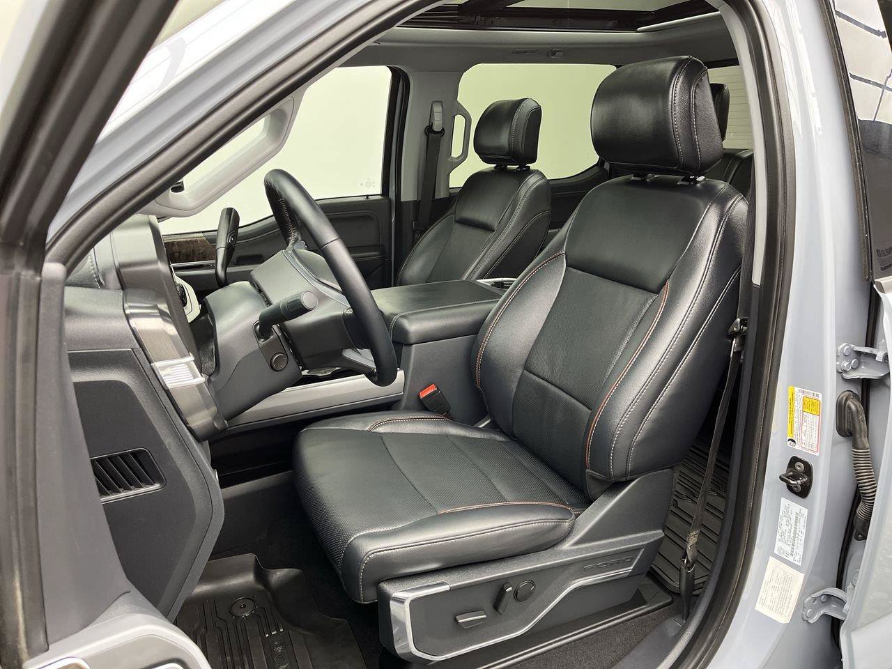 Certified 2024 Ford F250 Lariat w/ Lariat Ultimate Package AWD/4WD image 13