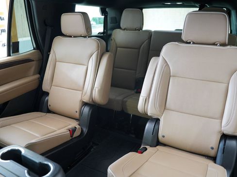 Used 2024 Chevrolet Tahoe Premier AWD/4WD image 31