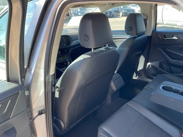 Used 2024 Volkswagen Jetta SE FWD image 16