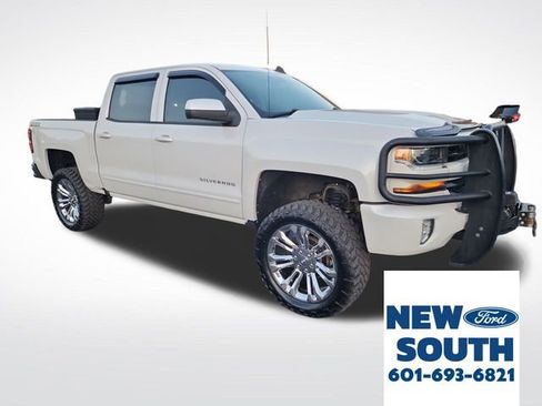 Used 2018 Chevrolet Silverado 1500 LT w/ All Star Edition image 7