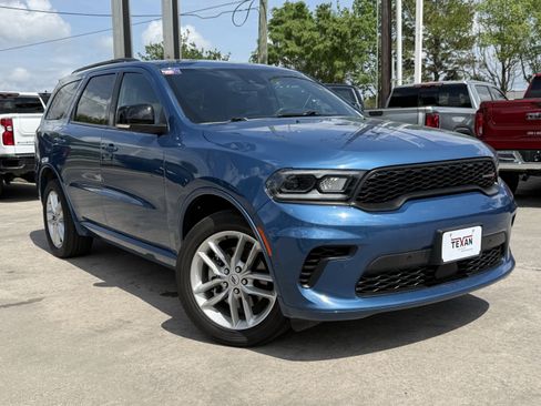 Used 2025 Dodge Durango GT image 2