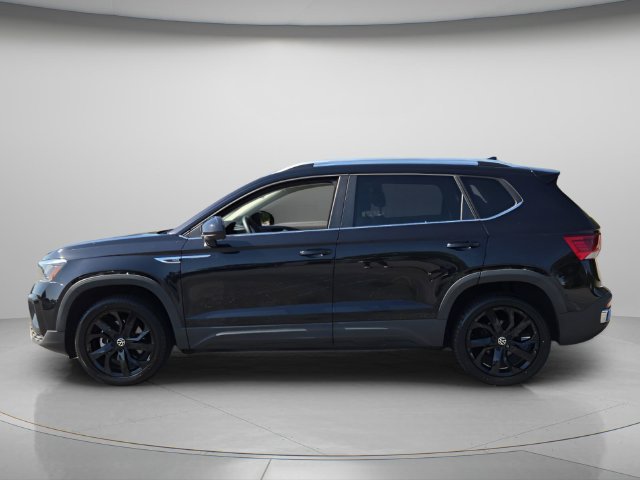 Used 2024 Volkswagen Taos SE FWD image 3