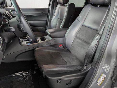 Used 2019 Jeep Grand Cherokee Altitude image 15