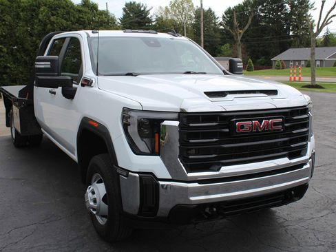 Used 2024 GMC Sierra 3500 Pro w/ Convenience Package AWD/4WD image 10