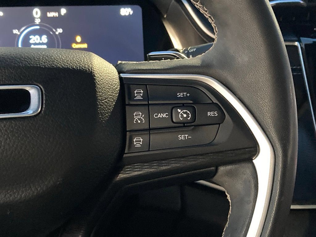 Used 2024 Jeep Grand Cherokee Altitude RWD image 19
