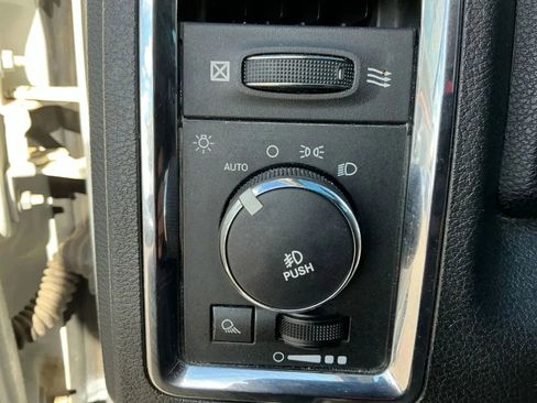 Used 2013 RAM 2500 Laramie image 36