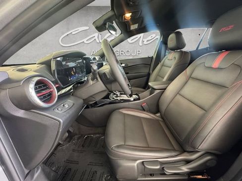 Used 2025 Chevrolet Trax RS w/ Driver Confidence Package FWD image 19