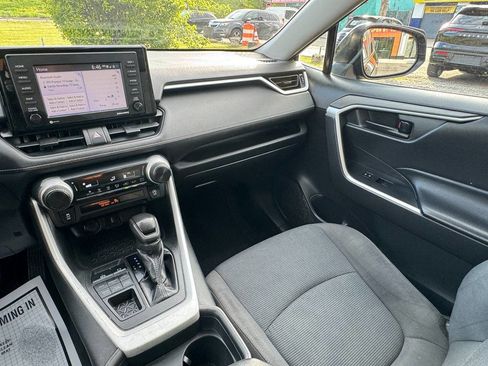 Used 2020 Toyota RAV4 LE w/ All Weather Liner Package AWD/4WD image 16