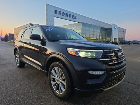 Used 2023 Ford Explorer XLT w/ Equipment Group 202A image 1