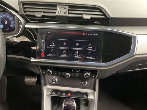 Used 2024 Audi Q3 2.0T Premium image 25