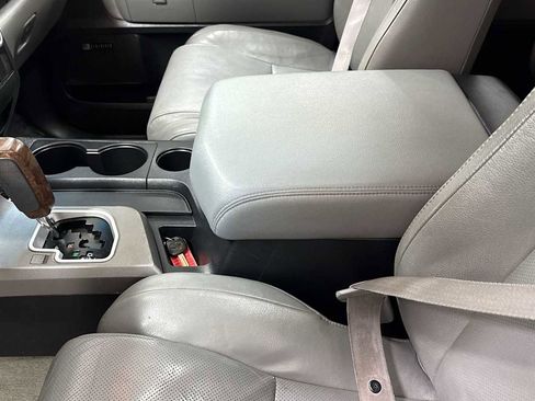 Used 2010 Toyota Sequoia Platinum image 22