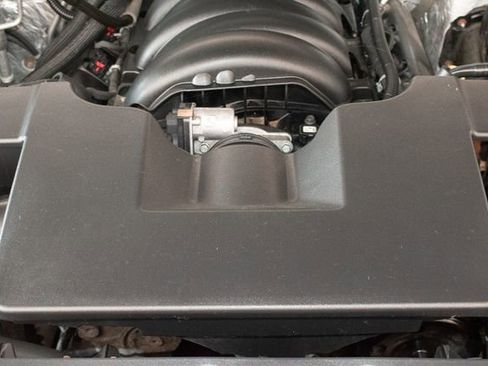 Used 2016 GMC Yukon SLT AWD/4WD image 4