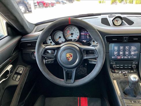 Used 2018 Porsche 911 GT3 RWD image 15