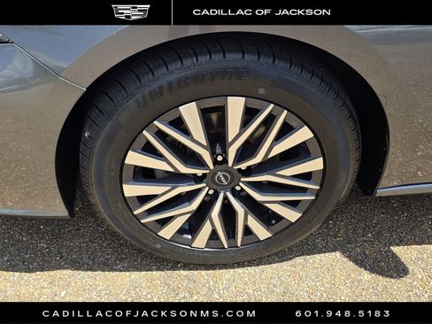 Used 2025 Nissan Altima 2.5 SV FWD image 27