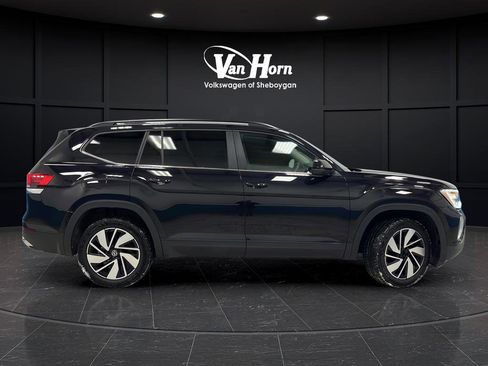 Used 2025 Volkswagen Atlas SE image 8