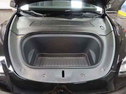 Used 2023 Tesla Model Y Long Range image 23