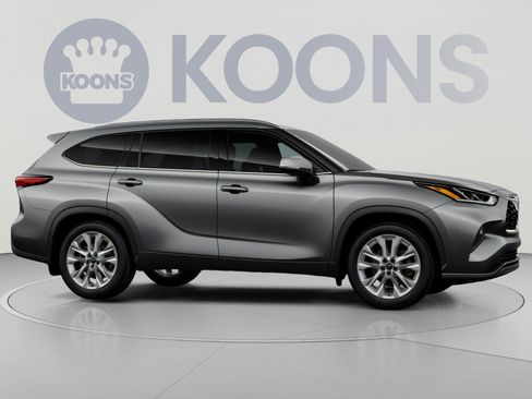 New 2026 Toyota Highlander Limited AWD/4WD image 16