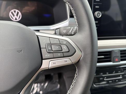 New 2026 Volkswagen Taos SE image 17