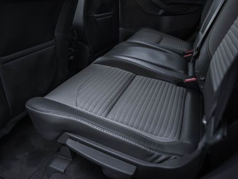 Used 2019 Ford Escape SE image 36