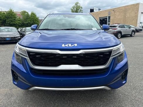 Used 2022 Kia Seltos EX AWD/4WD image 2