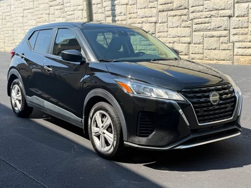 Used 2021 Nissan Kicks S FWD image 4