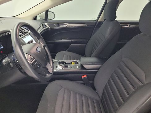 Used 2019 Ford Fusion SE image 17