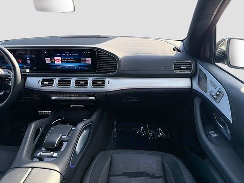 Used 2025 Mercedes-Benz GLE 53 AMG GLE 53 AMG image 19