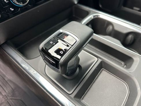 Used 2025 GMC Sierra 1500 SLT w/ SLT Premium Plus Package image 29