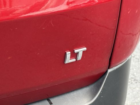 Used 2023 Chevrolet Traverse LT image 27