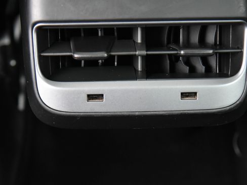 Used 2019 Tesla Model 3 Standard Range image 36