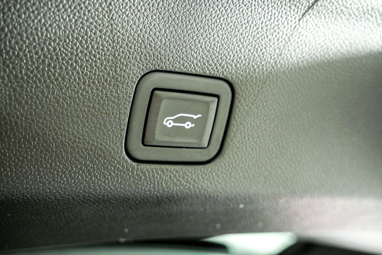 Certified 2023 Cadillac Escalade Sport AWD/4WD image 37