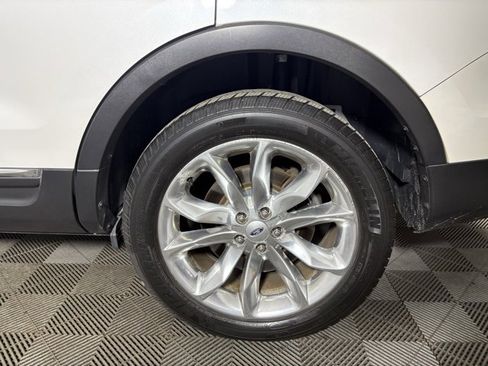 Used 2014 Ford Explorer XLT w/ Equipment Group 201A image 22