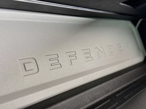 Used 2025 Land Rover Defender 110 X-Dynamic SE AWD/4WD image 21