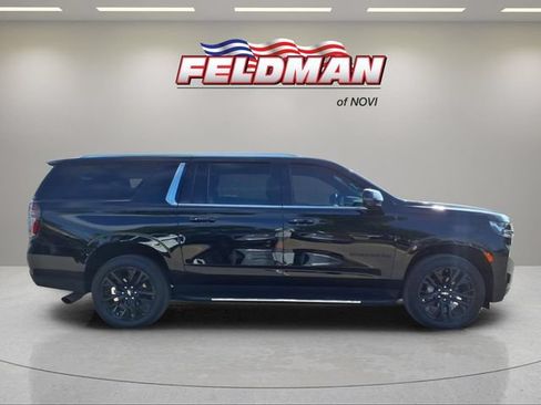Used 2023 Chevrolet Suburban LT w/ LT Signature Plus Package AWD/4WD image 7
