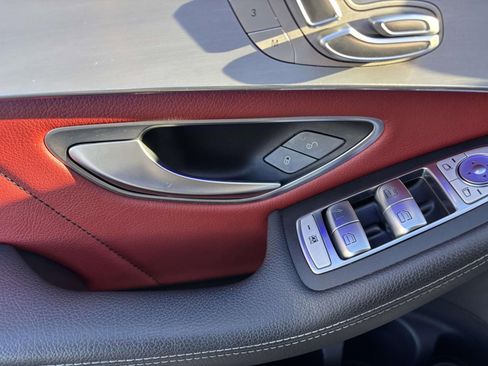 Used 2022 Mercedes-Benz GLC 300 4MATIC image 15