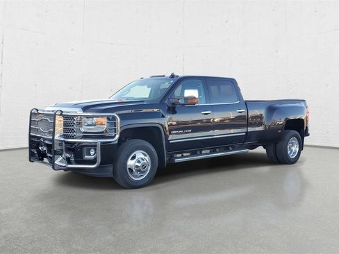Used 2016 GMC Sierra 3500 Denali w/ Duramax Plus Package image 4