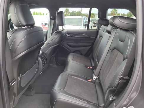 New 2025 Jeep Grand Cherokee Altitude image 11